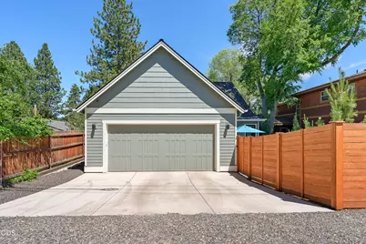 1225 NW Elgin Avenue, Bend, OR 97703 - Photo 46