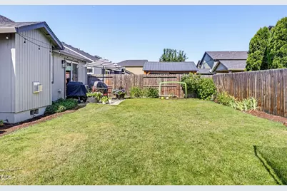 630 Woodlark Drive, Medford, OR 97501 - Photo 32