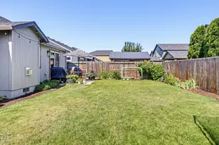 630 Woodlark Dr, Medford, OR 97501 - Photo 32