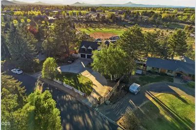 1635 SW Parkway Drive, Redmond, OR 97756 - Photo 68