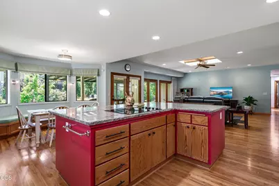 2474 Senate Way, Medford, OR 97504 - Photo 10