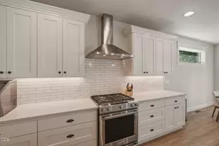 61003 SE Crane Peak Ct, Bend, OR 97702 - Photo 16