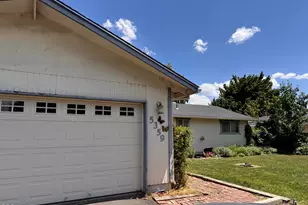 5359 Eastwood Dr, Klamath Falls, OR 97603 - Photo 2