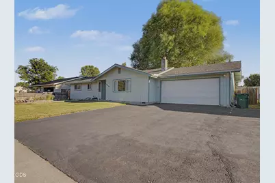4414 Meadows Drive, Klamath Falls, OR 97603 - Photo 2