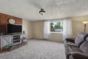 4414 Meadows Dr, Klamath Falls, OR 97603 - Photo 6
