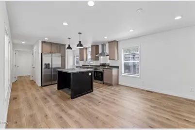 2097 Rogue River Highway #UNIT 10, Gold Hill, OR 97525 - Photo 6