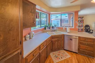 3015 Lone Pine Rd, Medford, OR 97504 - Photo 10