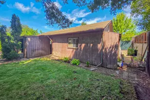 3015 Lone Pine Rd, Medford, OR 97504 - Photo 26