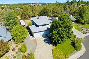 2034 NE Bluebird Ct NE, Bend, OR 97701 - Photo 4