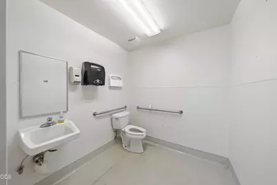 1205 Plaza Boulevard #A-B, Central Point, OR 97502 - Photo 22