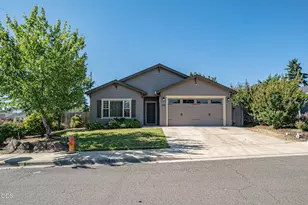 1311 Swayze Ln, Medford, OR 97501 - Photo 2