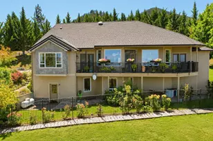 651 Holton Rd, Talent, OR 97540 - Photo 2