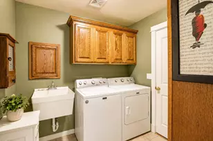 651 Holton Rd, Talent, OR 97540 - Photo 32