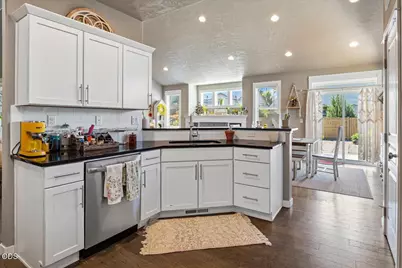 4594 SW Volcano View Way, Redmond, OR 97756 - Photo 14