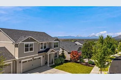 4594 SW Volcano View Way, Redmond, OR 97756 - Photo 2