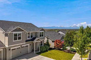 4594 SW Volcano View Way, Redmond, OR 97756 - Photo 2