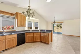 1128 SW Rimrock Way, Redmond, OR 97756 - Photo 10