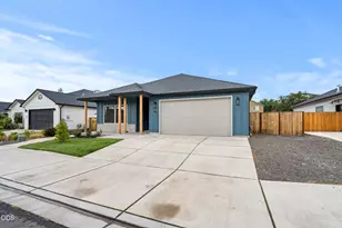 961 Arrowhead Trail, Eagle Point, OR 97524 - Photo 2