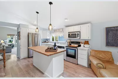 129 N Wheeler Loop, Sisters, OR 97759 - Photo 10