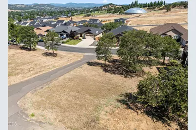 1330 Poppy Ridge Drive, Eagle Point, OR 97524 - Photo 6