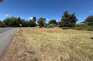 100 E Wards Creek Rd, Rogue River, OR 97537 - Photo 1