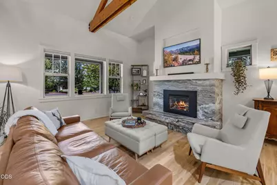 665 E Coyote Springs Road, Sisters, OR 97759 - Photo 8