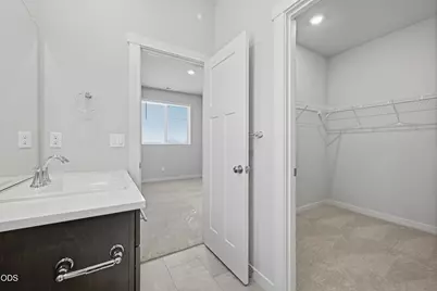 2642 NW 26th Lp North, Redmond, OR 97756 - Photo 12