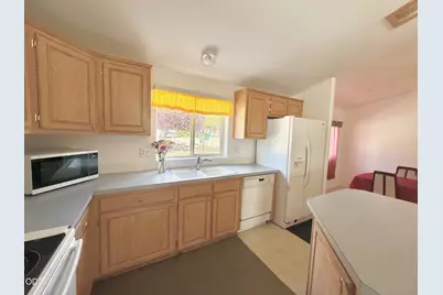 2718 Corvallis Street, Klamath Falls, OR 97601 - Photo 12