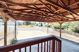 2718 Corvallis St, Klamath Falls, OR 97601 - Photo 32
