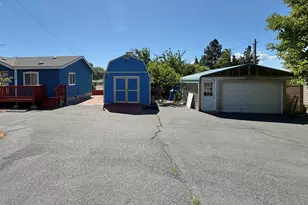 2718 Corvallis St, Klamath Falls, OR 97601 - Photo 2