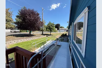 2718 Corvallis Street, Klamath Falls, OR 97601 - Photo 4