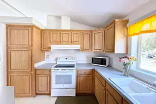 2718 Corvallis St, Klamath Falls, OR 97601 - Photo 10