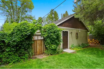 425 NW State Street, Bend, OR 97703 - Photo 46