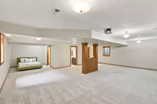 425 NW State St, Bend, OR 97703 - Photo 40