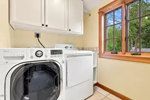 425 NW State St, Bend, OR 97703 - Photo 24