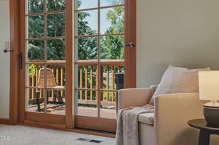 425 NW State St, Bend, OR 97703 - Photo 26