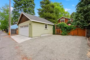 425 NW State St, Bend, OR 97703 - Photo 48