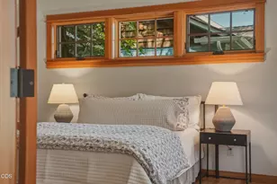 425 NW State St, Bend, OR 97703 - Photo 14