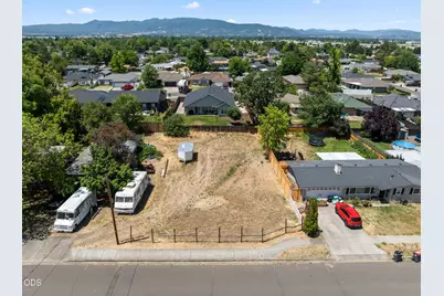 N Keene Way Drive, Medford, OR 97504 - Photo 4
