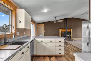24893 Elk Ln, Bend, OR 97701 - Photo 10