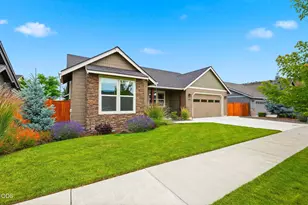 406 SE Sumner Dr, Prineville, OR 97754 - Photo 2