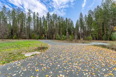 1740 Pleasant Creek Road, Rogue River, OR 97537 - Photo 10