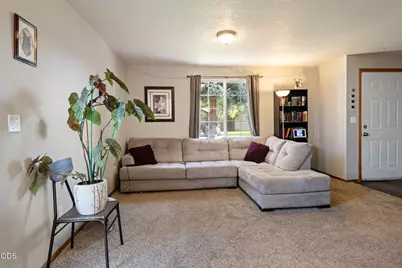 2716 -2718 SW Umatilla Avenue, Redmond, OR 97756 - Photo 14