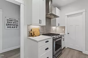 20488 Aberdeen, Bend, OR 97702 - Photo 10