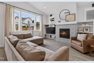 20488 Aberdeen, Bend, OR 97702 - Photo 18