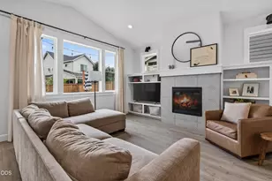 20488 Aberdeen, Bend, OR 97702 - Photo 18