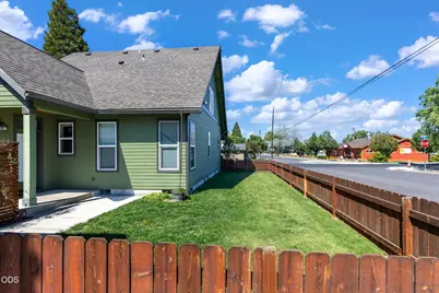 [Address not provided], Redmond, OR 97756 - Photo 4