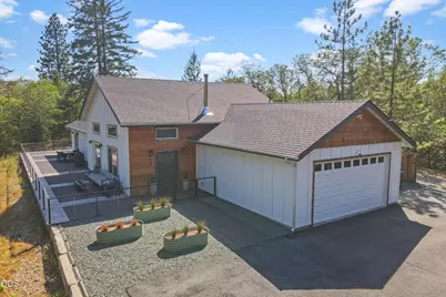 922 Palomino Drive, Grants Pass, OR 97526 - Photo 10
