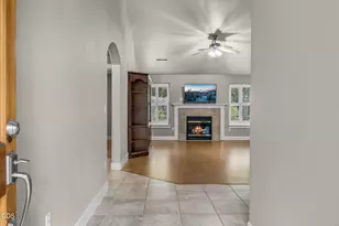 2041 SW Obsidian Ave, Redmond, OR 97756 - Photo 4