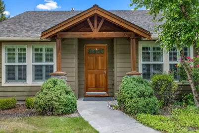 2041 SW Obsidian Avenue, Redmond, OR 97756 - Photo 2